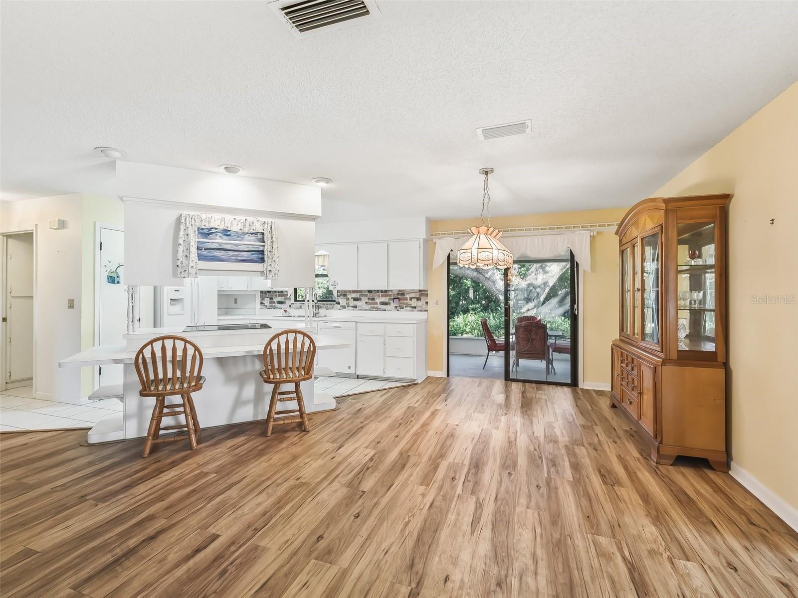 Image 10 of 52 For 2401 Greenlaw Court