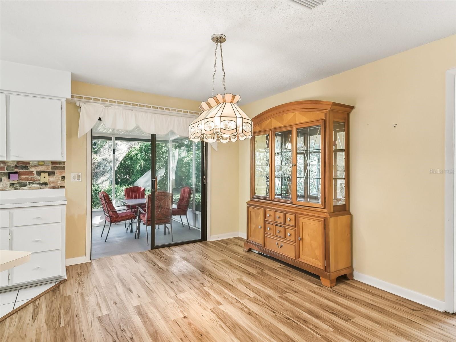 Image 11 of 52 For 2401 Greenlaw Court