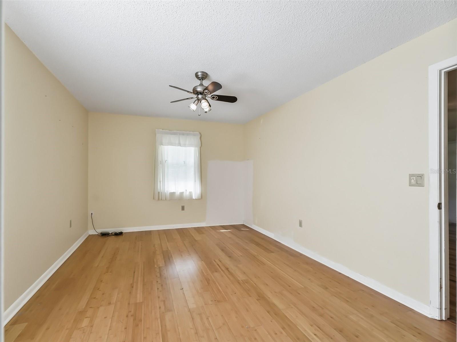 Image 19 of 52 For 2401 Greenlaw Court