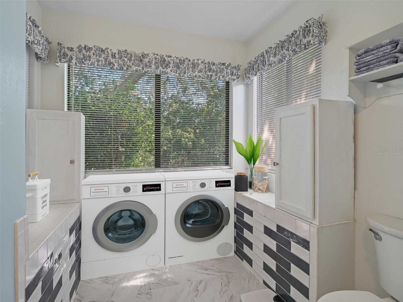 Image 22 of 52 For 2401 Greenlaw Court
