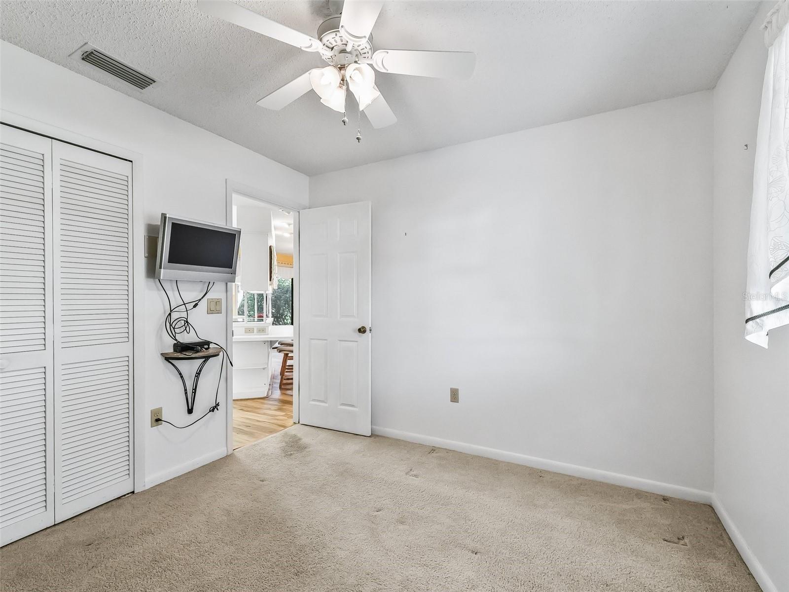 Image 29 of 52 For 2401 Greenlaw Court