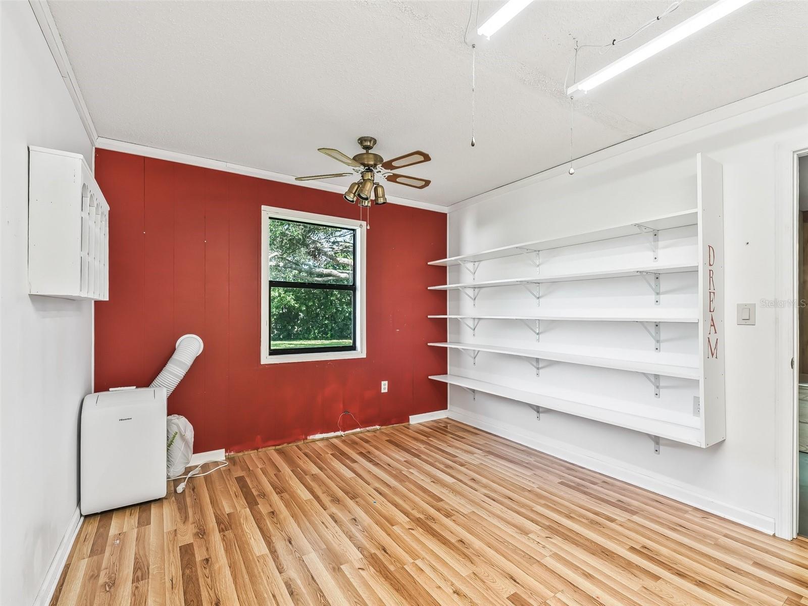 Image 33 of 52 For 2401 Greenlaw Court