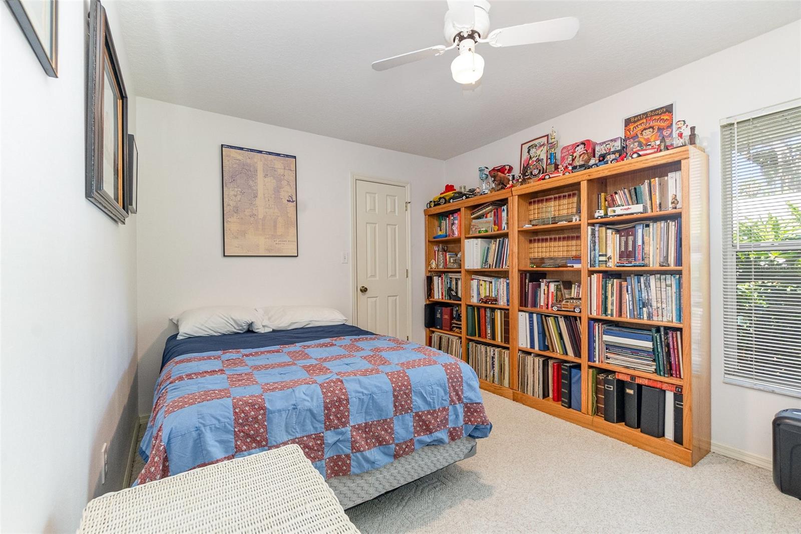 Image 23 of 44 For 16730 Beauclaire Court