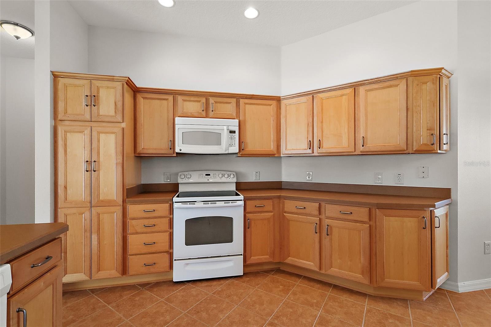 Image 17 of 53 For 2706 Radbourne Way
