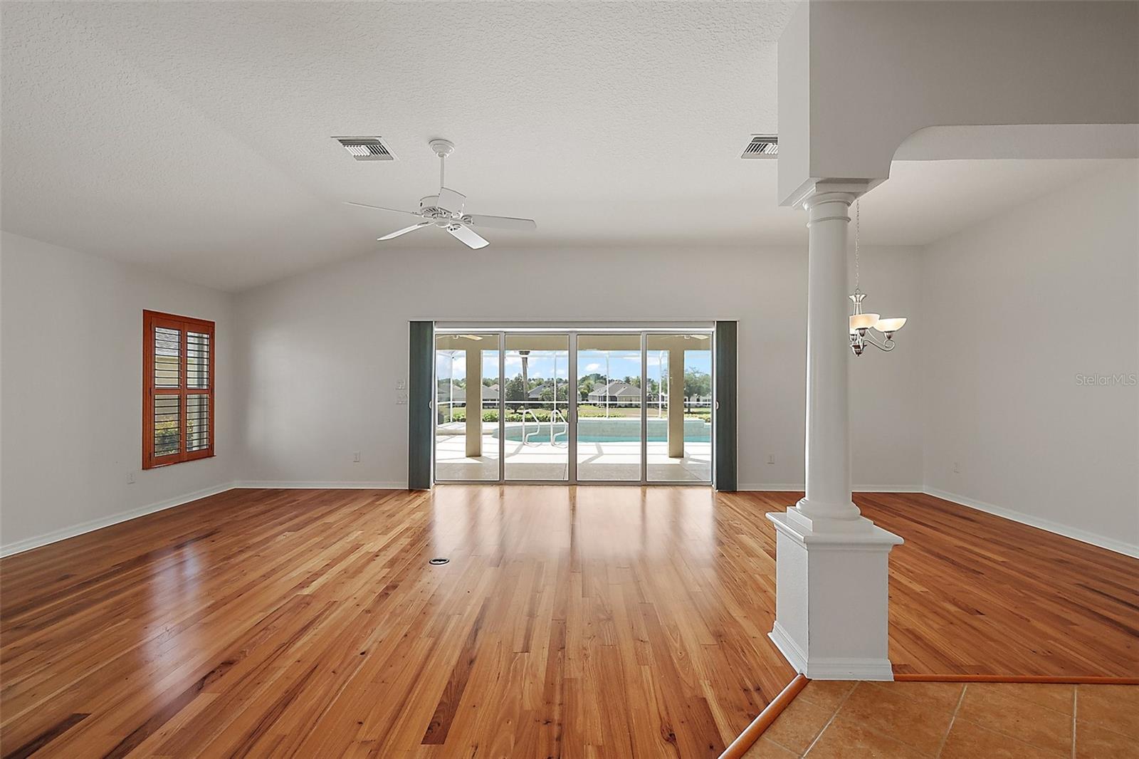Image 19 of 53 For 2706 Radbourne Way