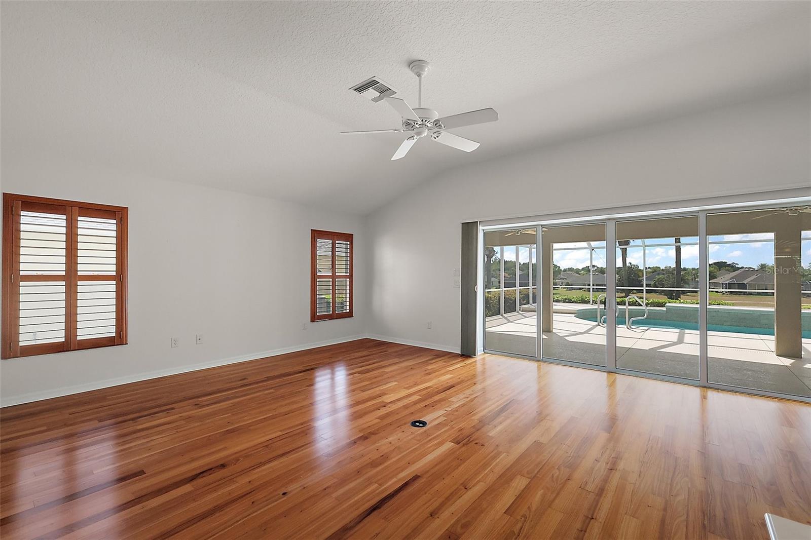Image 21 of 53 For 2706 Radbourne Way