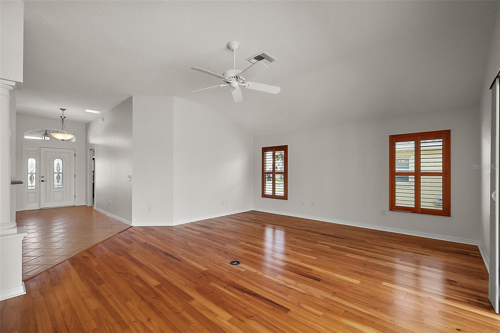 Image 23 of 53 For 2706 Radbourne Way