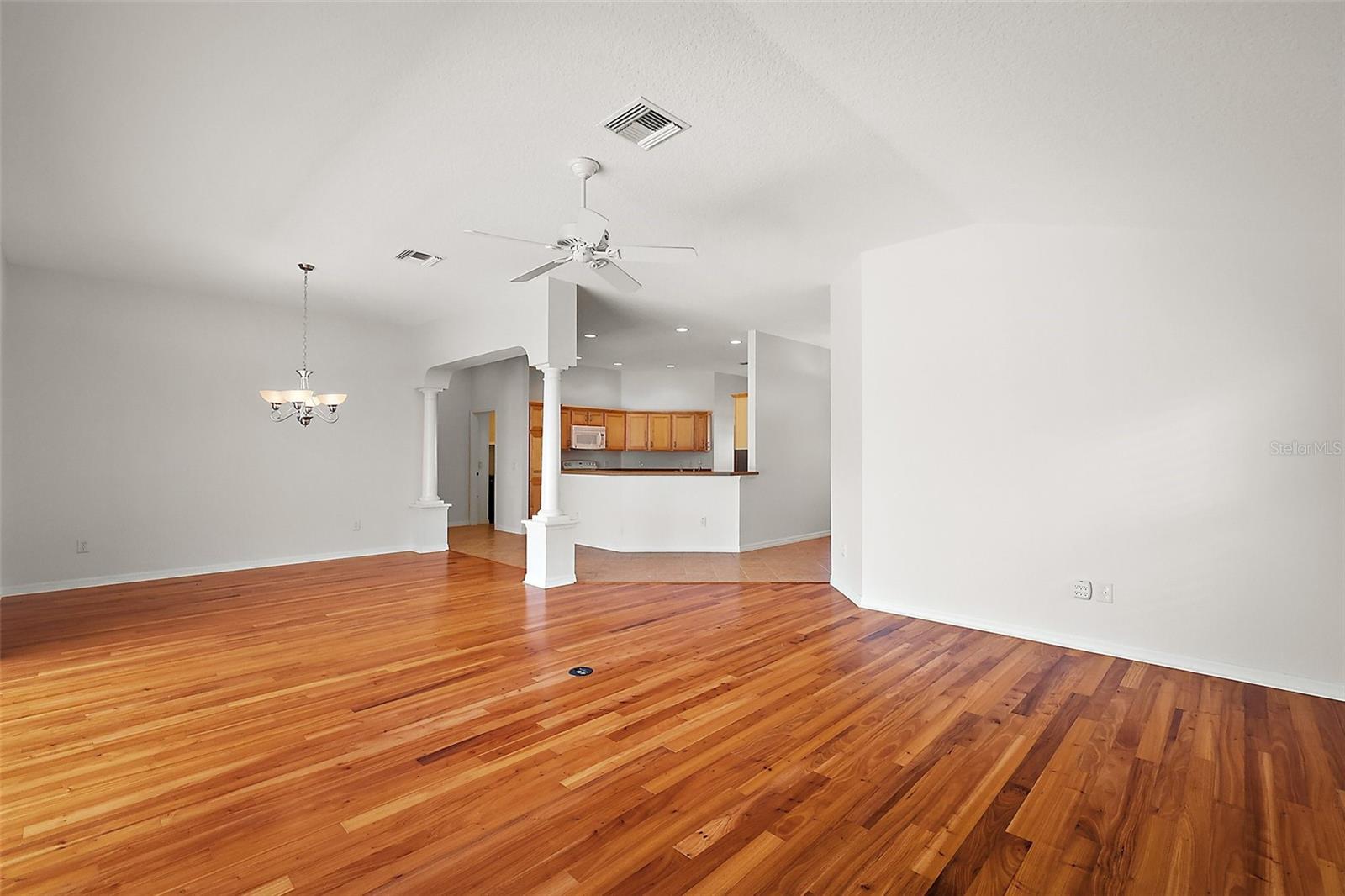 Image 24 of 53 For 2706 Radbourne Way