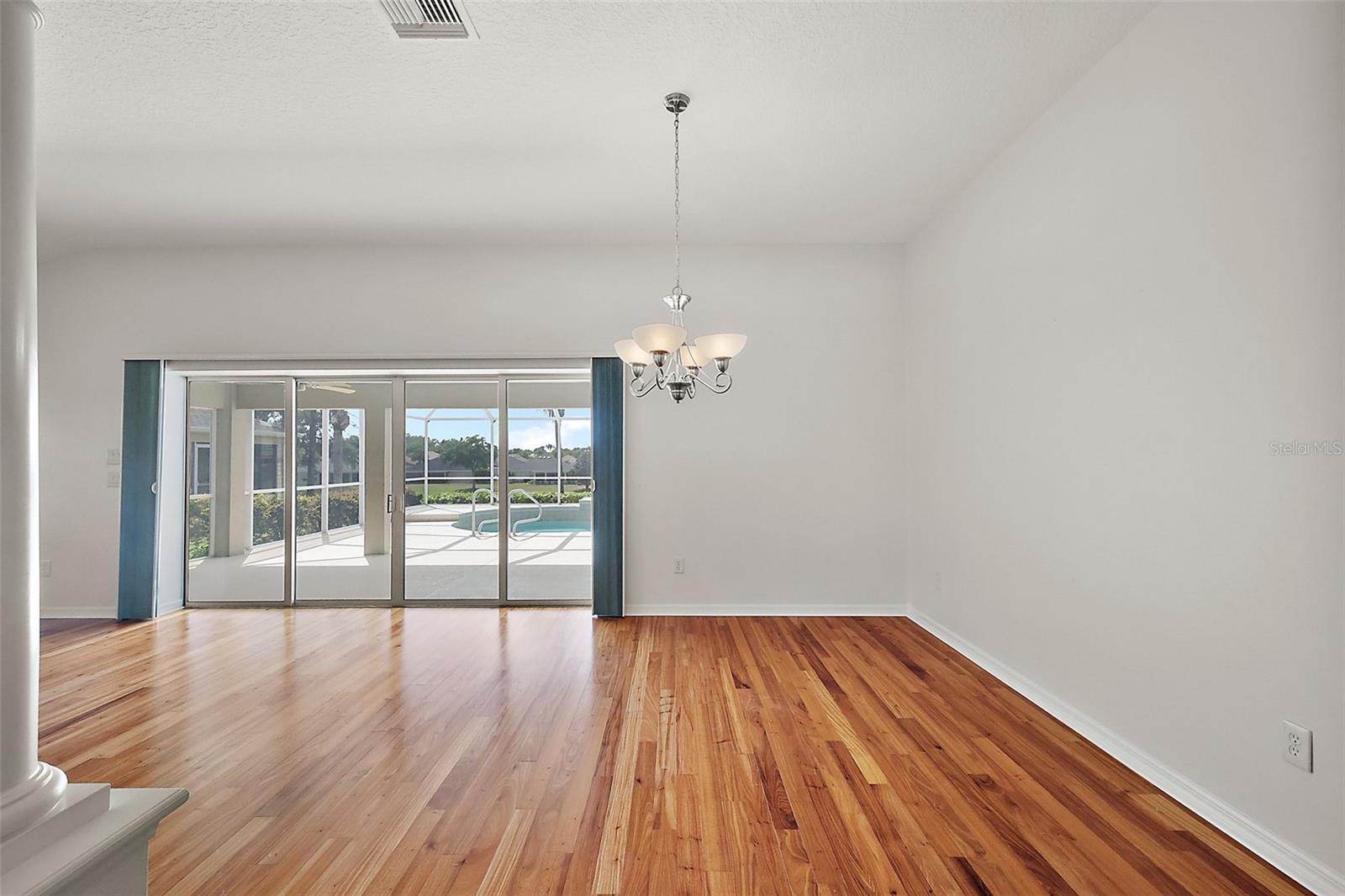 Image 28 of 53 For 2706 Radbourne Way