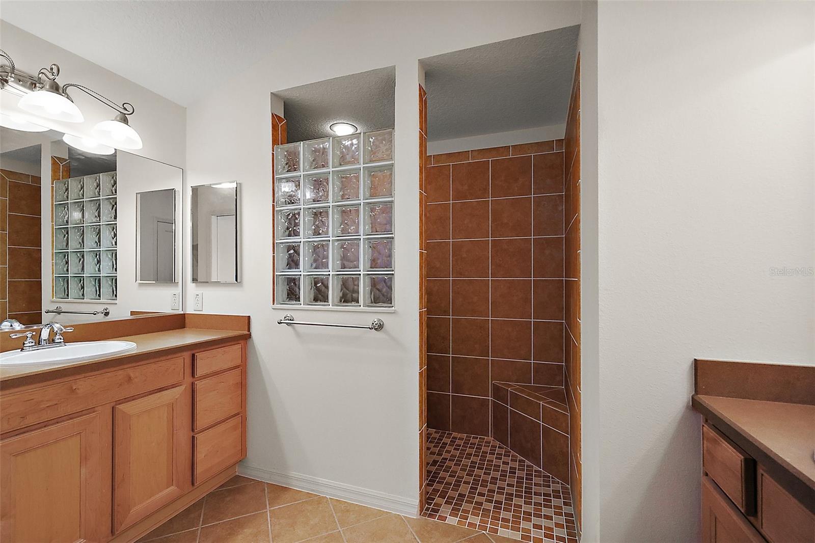 Image 33 of 53 For 2706 Radbourne Way