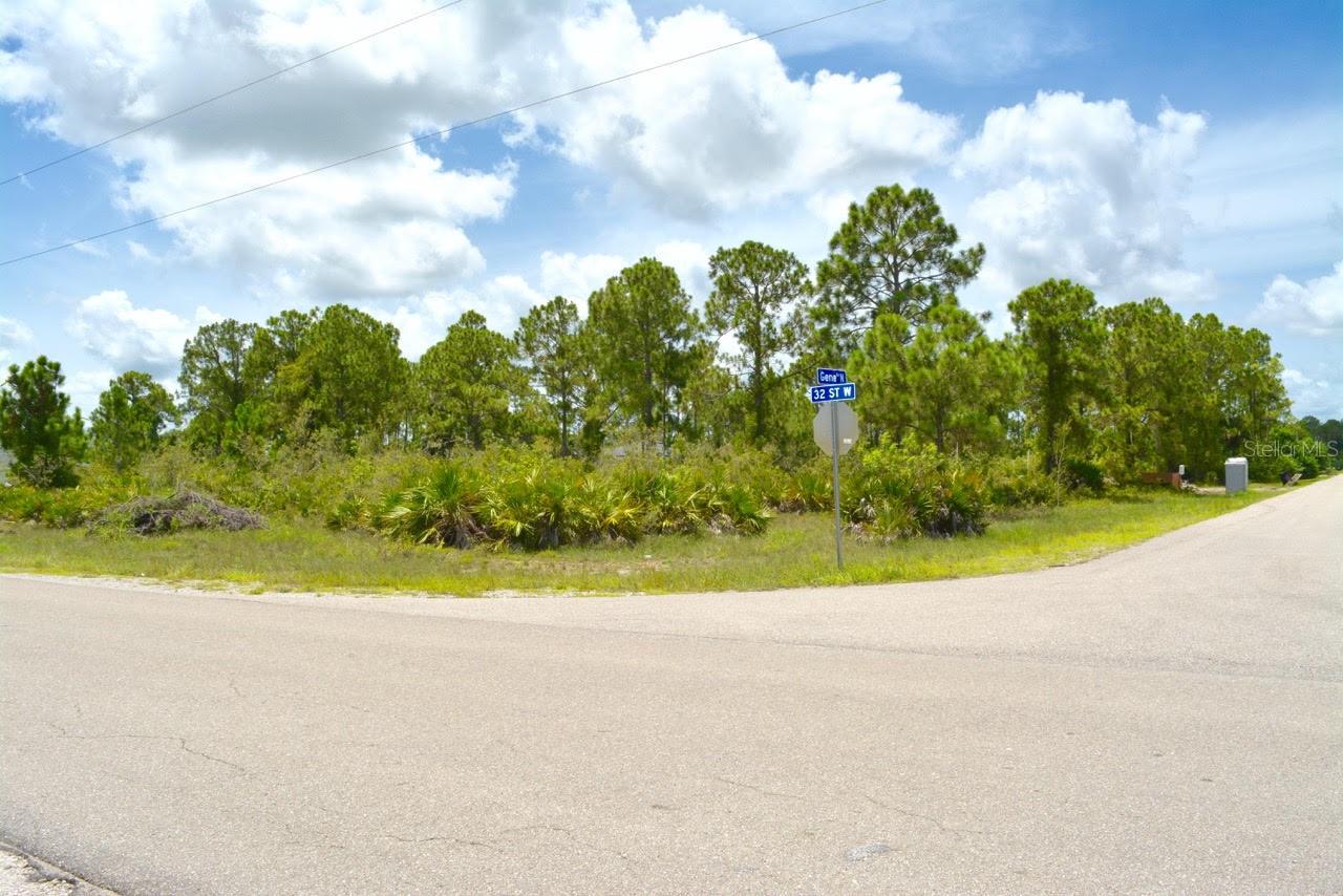 Image 6 of 14 For 2922 Gene Avenue N