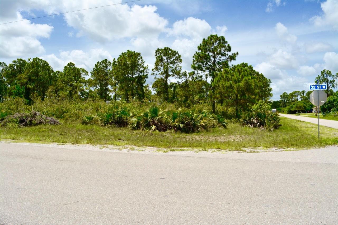 Image 9 of 14 For 2922 Gene Avenue N