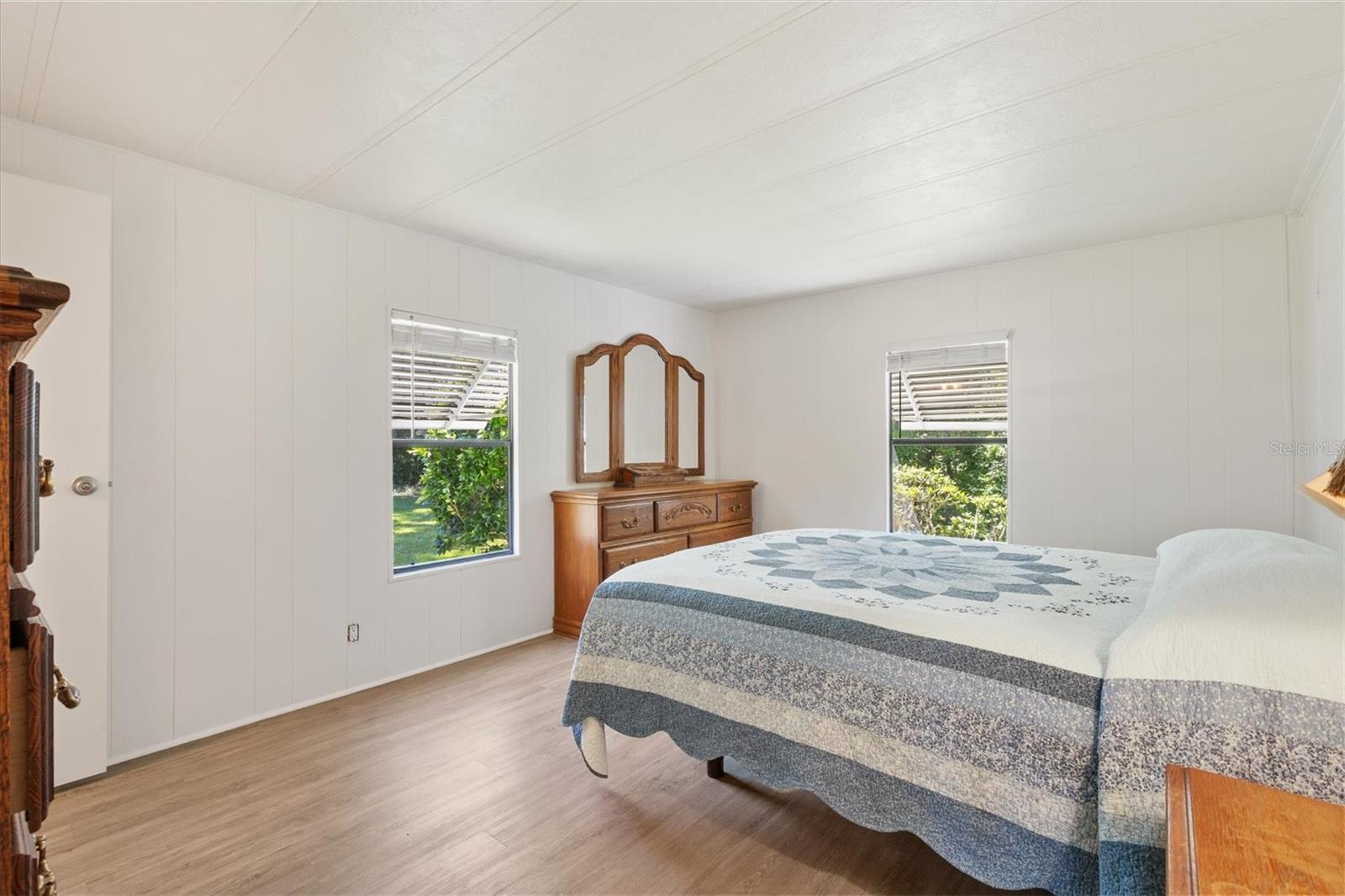 Image 15 of 28 For 106 Oak Boulevard