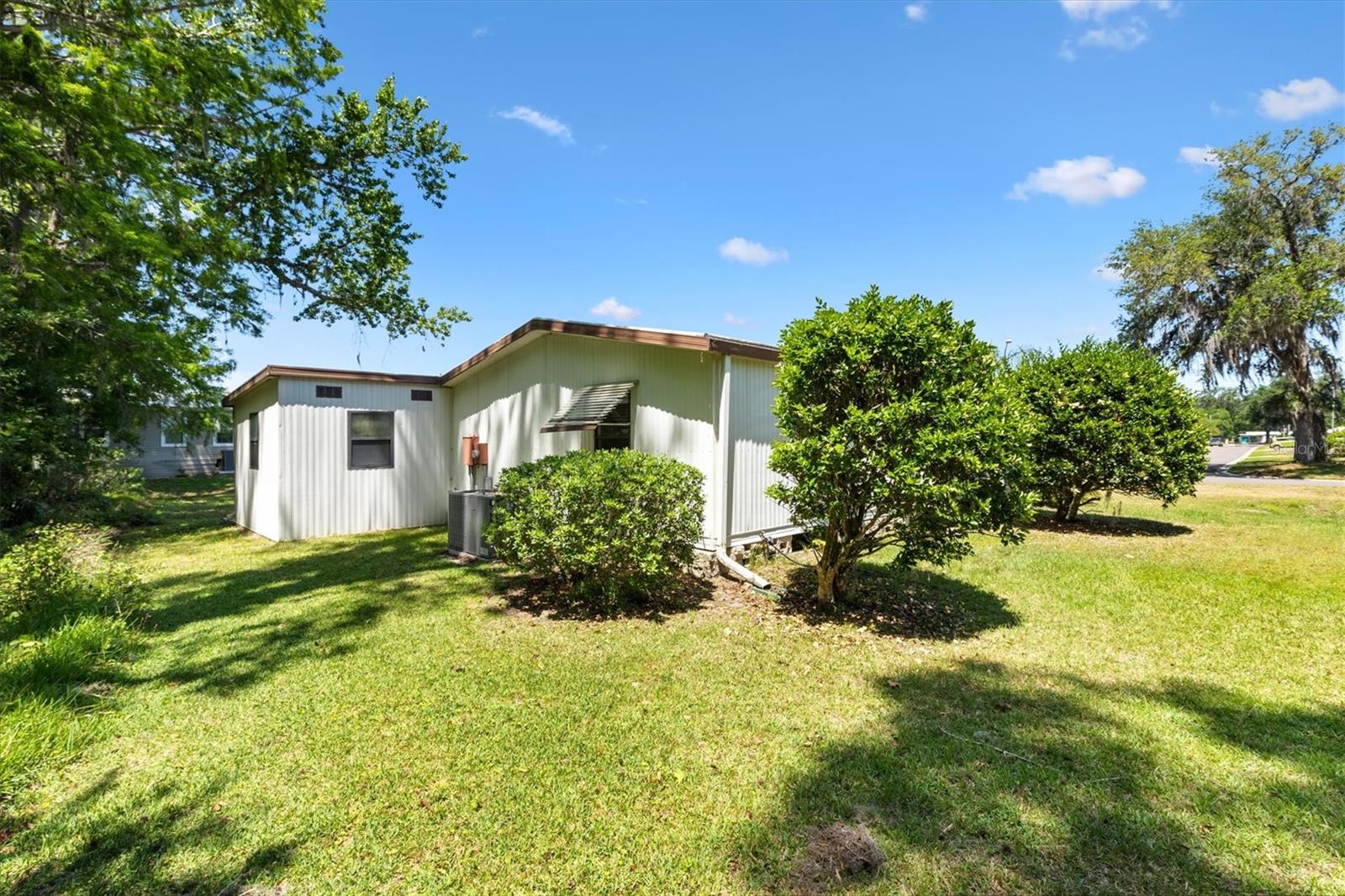Image 21 of 28 For 106 Oak Boulevard