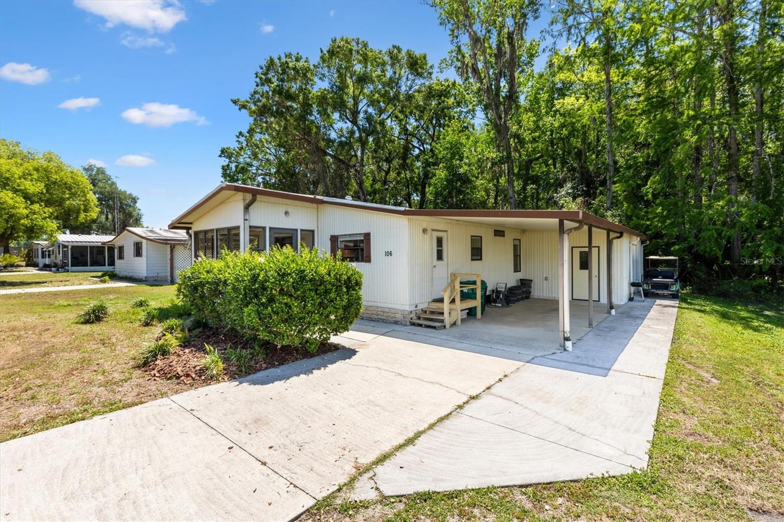 Image 3 of 28 For 106 Oak Boulevard