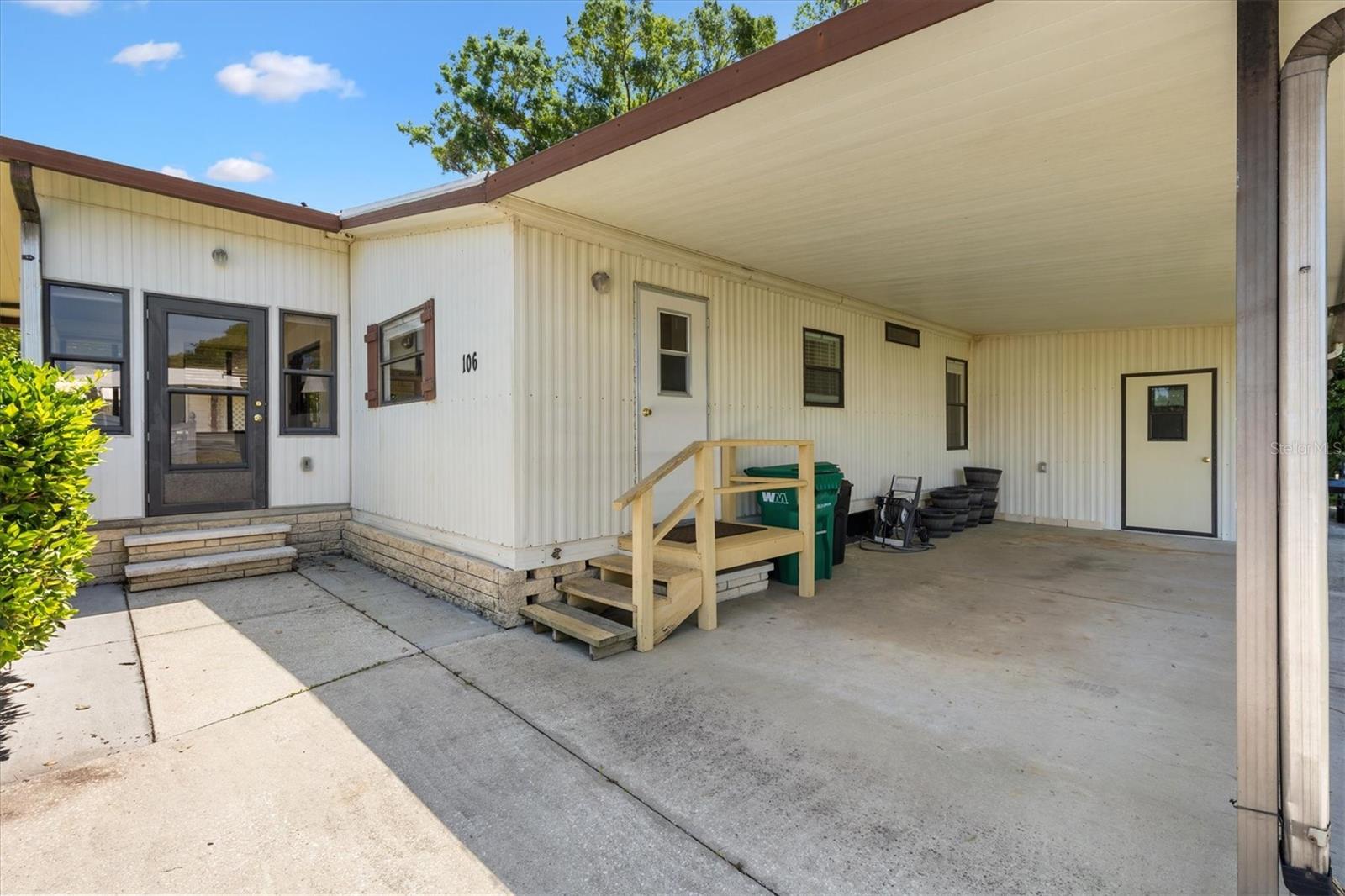 Image 4 of 28 For 106 Oak Boulevard