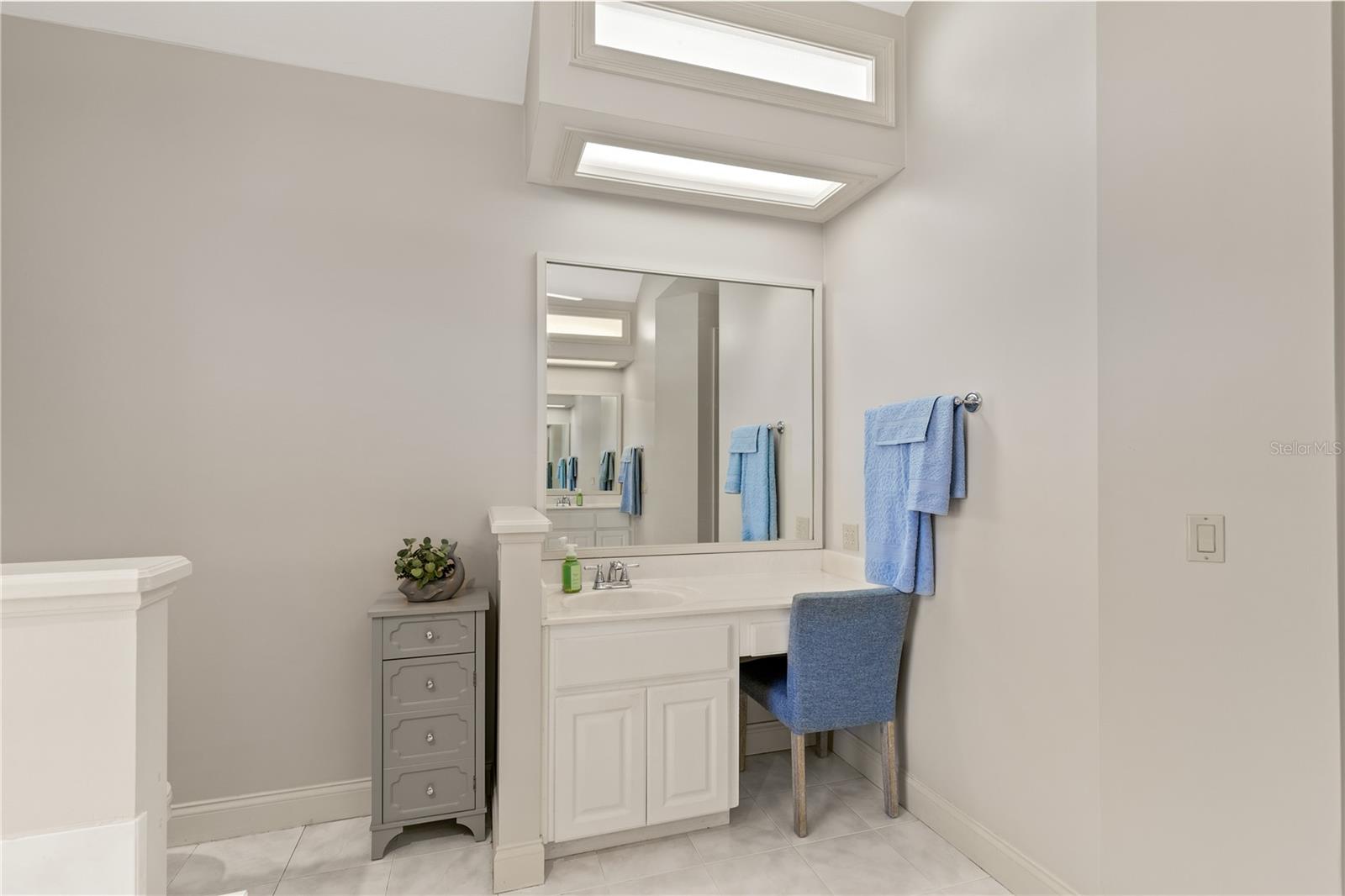 Image 29 of 72 For 17728 Palm View Circle