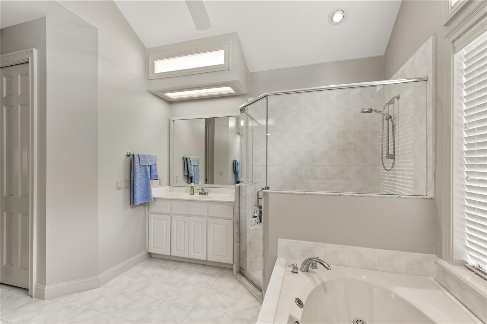 Image 31 of 72 For 17728 Palm View Circle