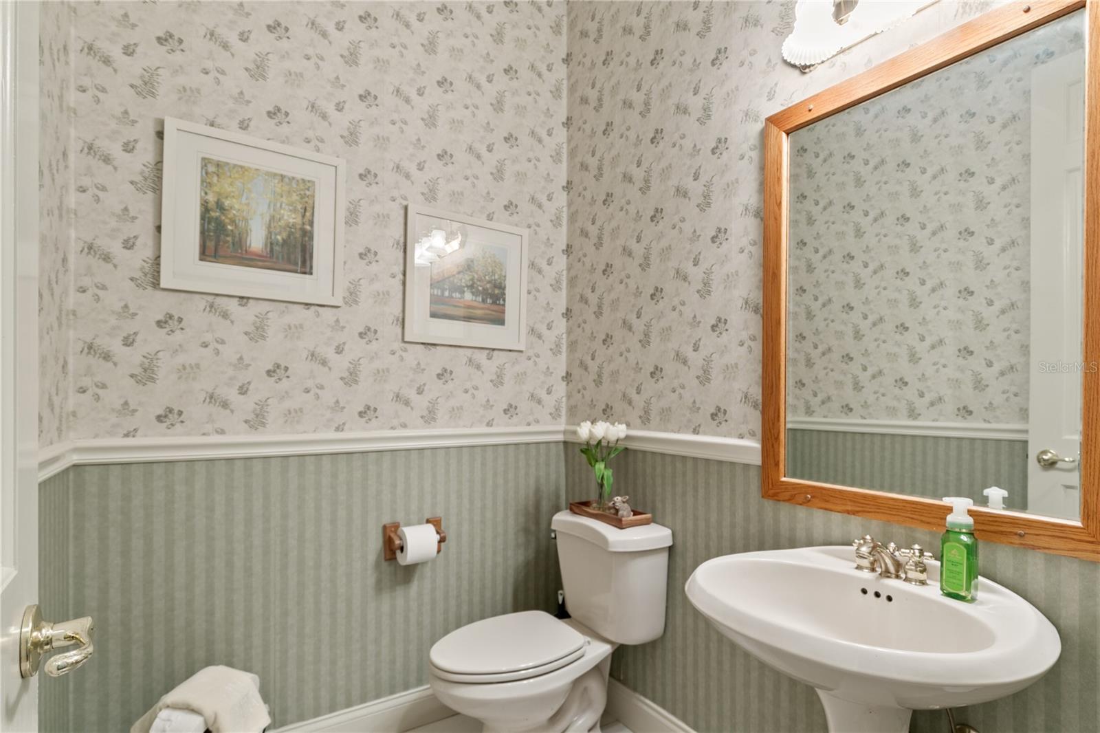 Image 32 of 72 For 17728 Palm View Circle