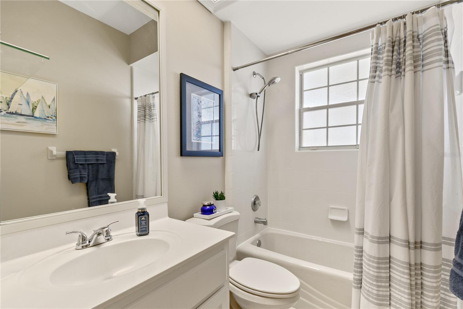 Image 36 of 72 For 17728 Palm View Circle