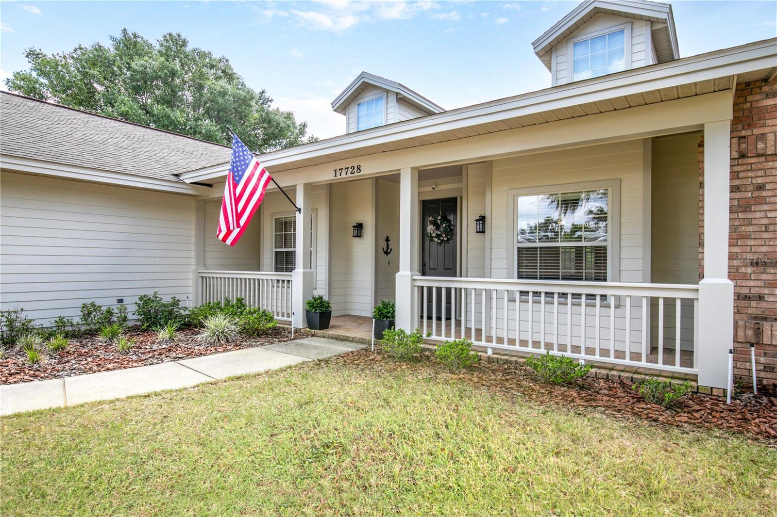 Image 4 of 72 For 17728 Palm View Circle