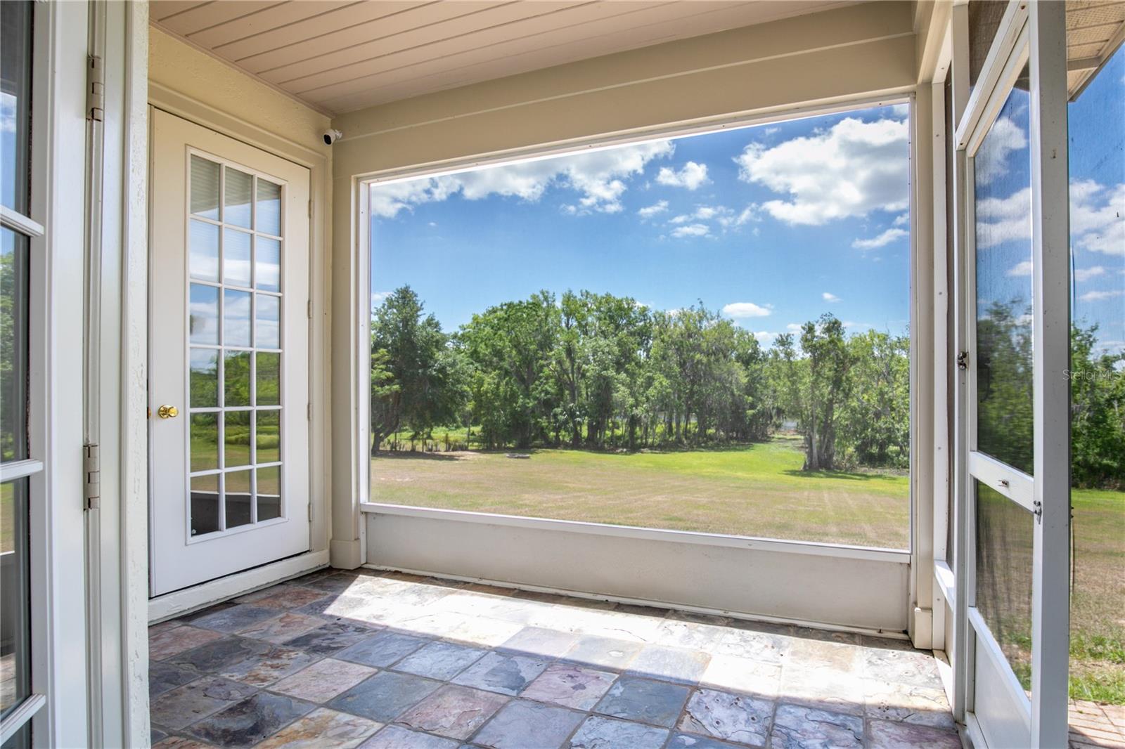 Image 41 of 72 For 17728 Palm View Circle