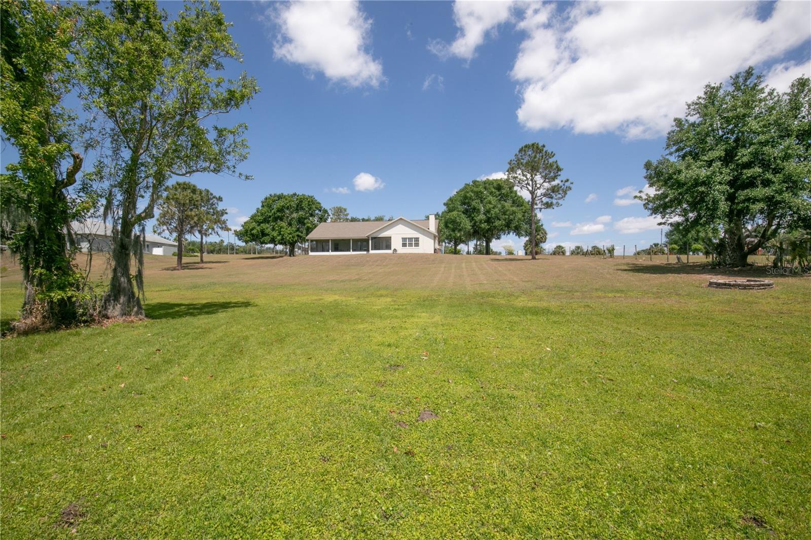 Image 43 of 72 For 17728 Palm View Circle