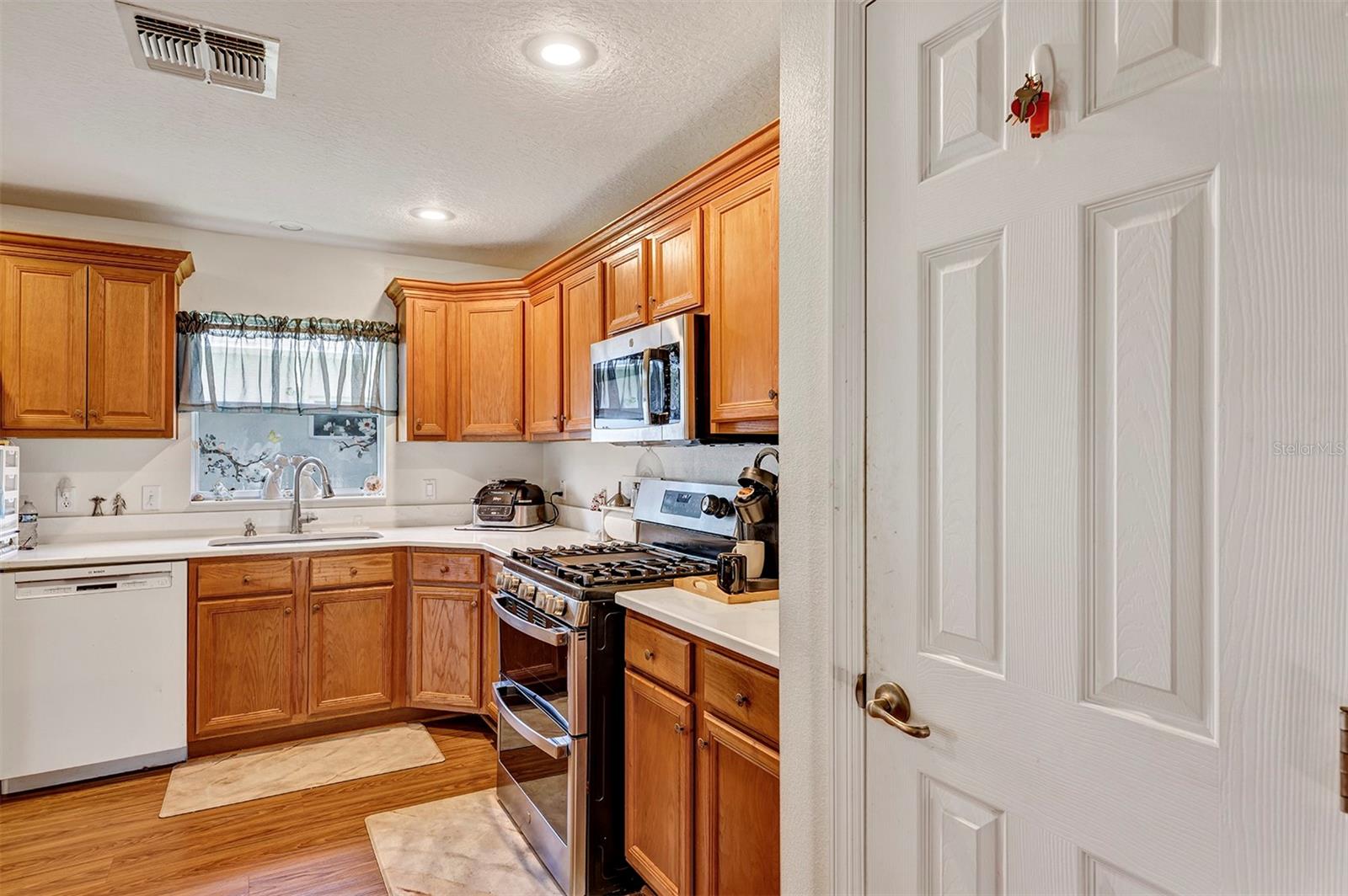 Image 12 of 49 For 4347 Arlington Ridge Boulevard