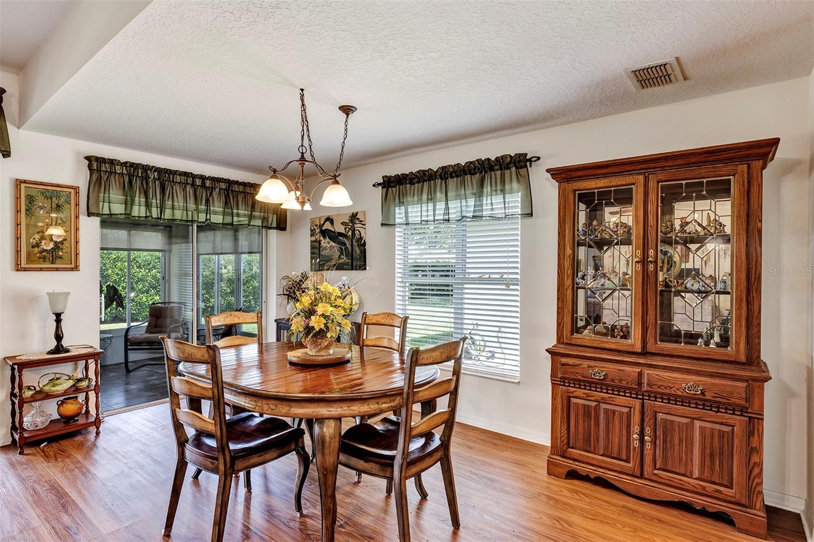 Image 14 of 49 For 4347 Arlington Ridge Boulevard