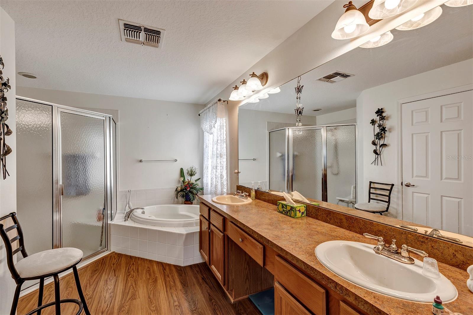 Image 17 of 49 For 4347 Arlington Ridge Boulevard