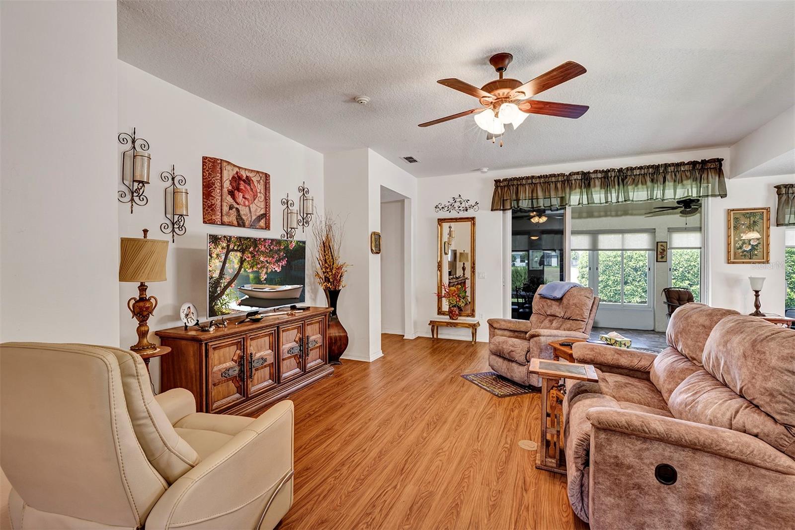 Image 9 of 49 For 4347 Arlington Ridge Boulevard