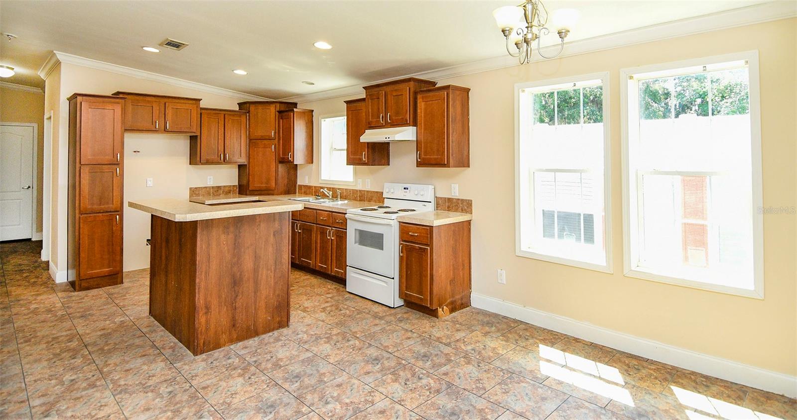 Image 12 of 22 For 11921 Salina Way
