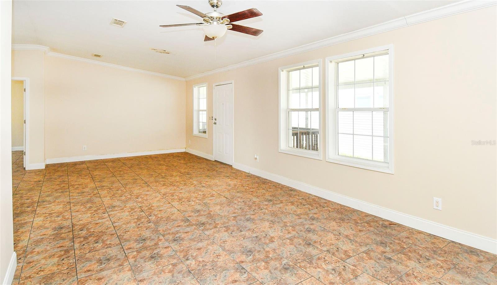Image 18 of 22 For 11921 Salina Way