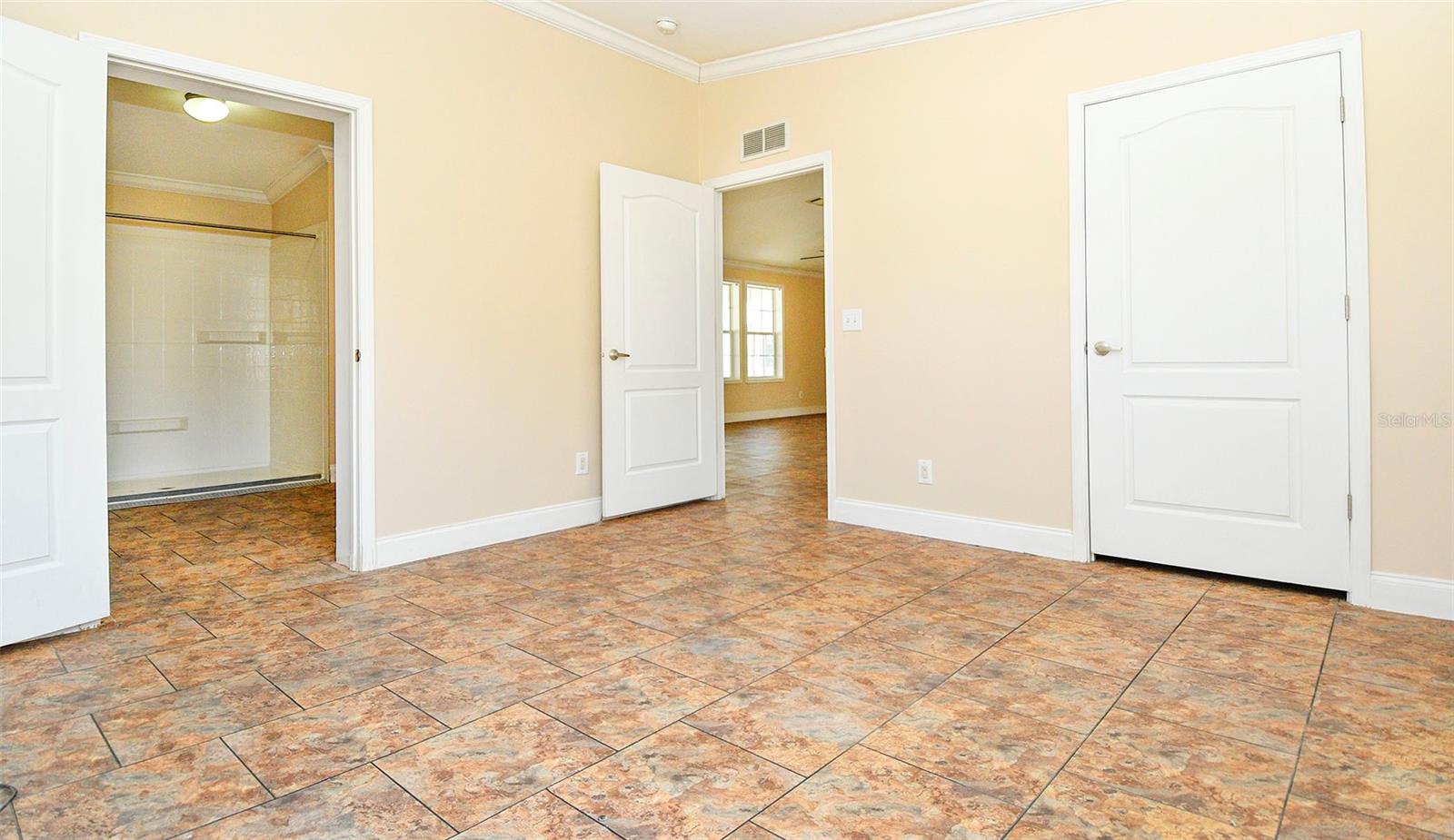 Image 19 of 22 For 11921 Salina Way