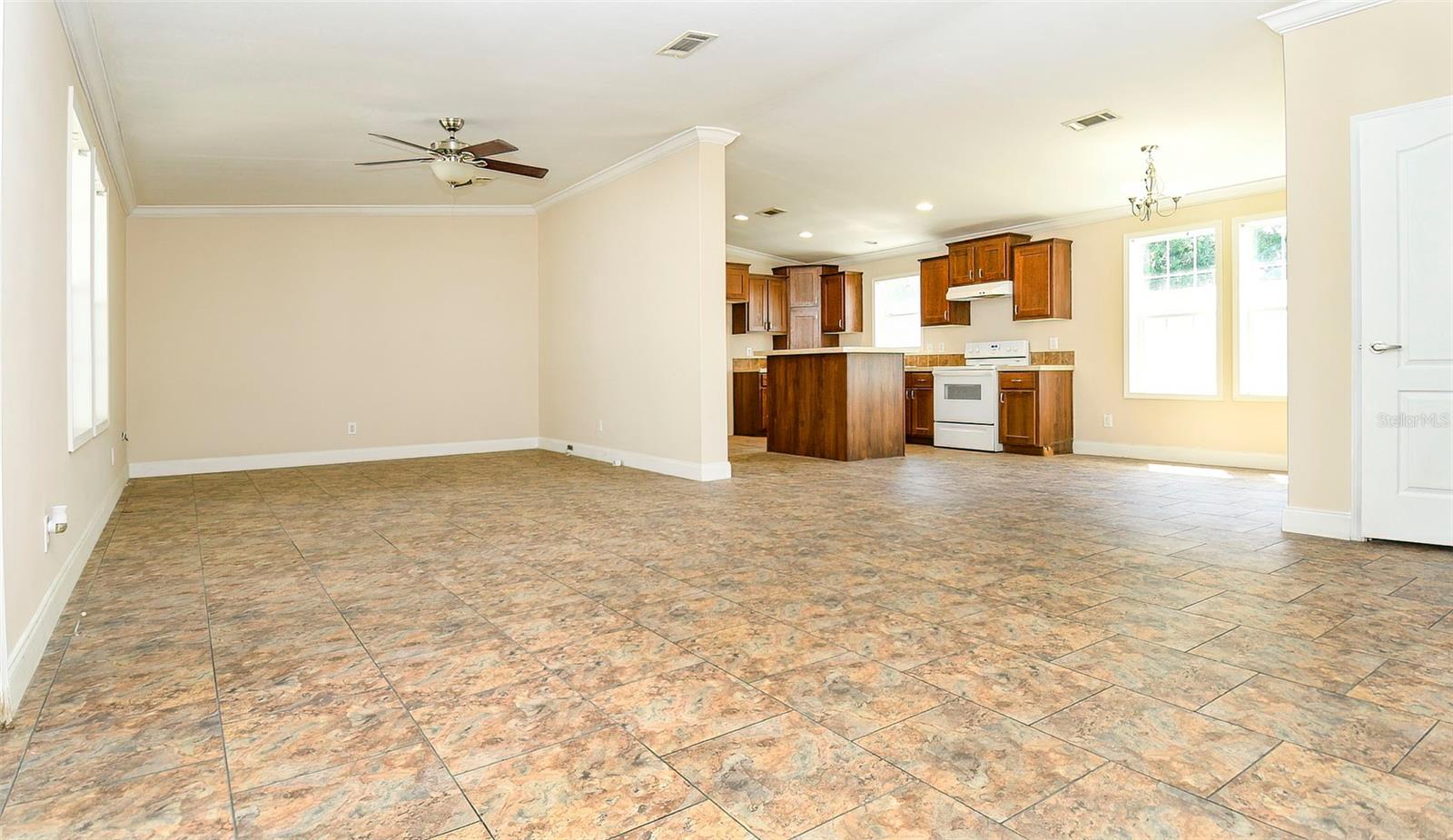Image 20 of 22 For 11921 Salina Way