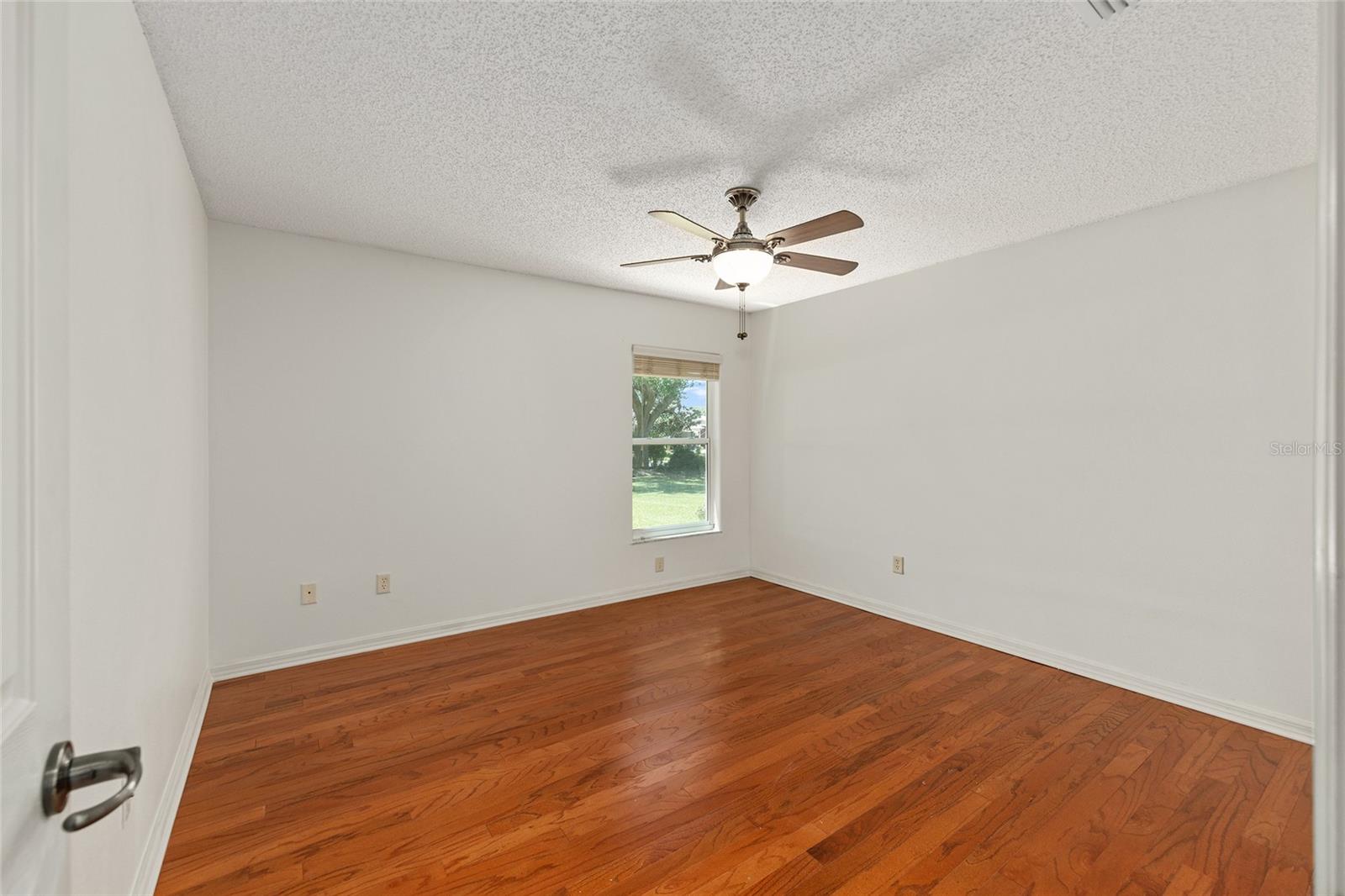 Image 22 of 29 For 1329 Gaston Loop