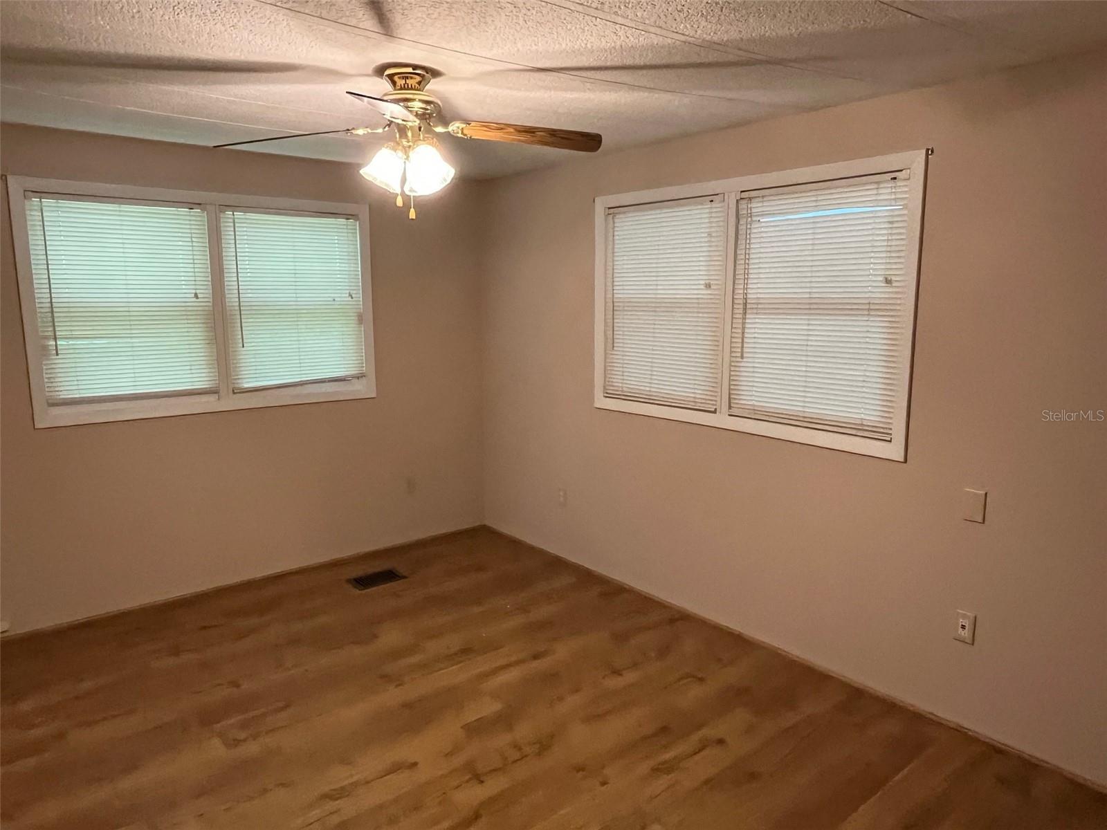 Image 12 of 23 For 223 Aspen Circle