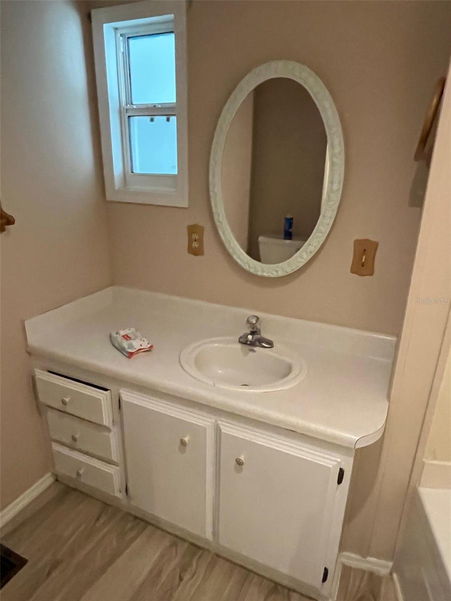 Image 17 of 23 For 223 Aspen Circle
