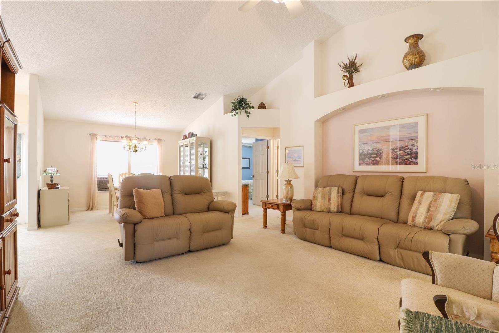 Image 5 of 22 For 25339 Crestwater Drive