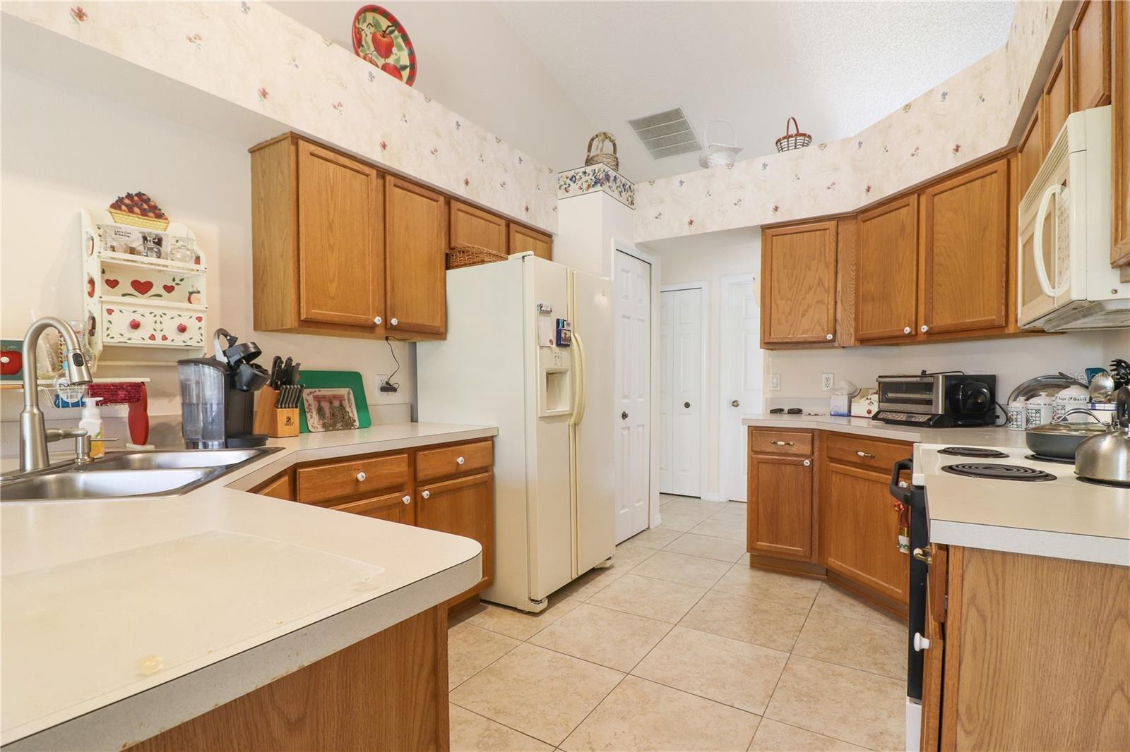 Image 6 of 22 For 25339 Crestwater Drive