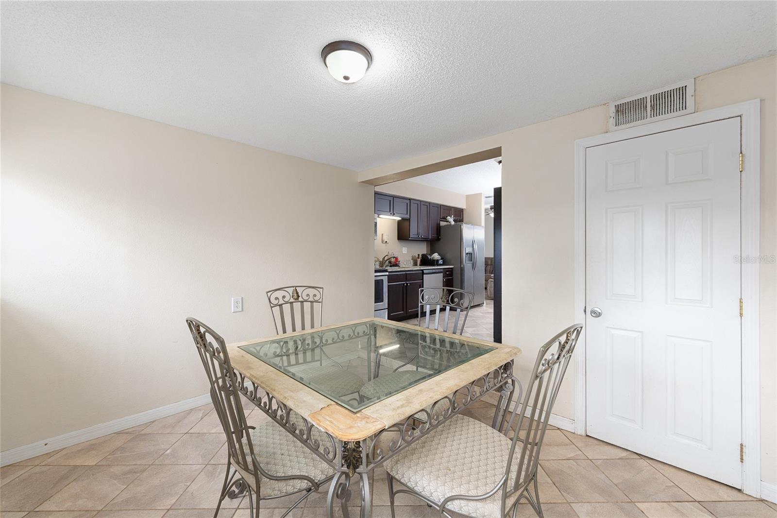 Image 12 of 38 For 822 Honey Way