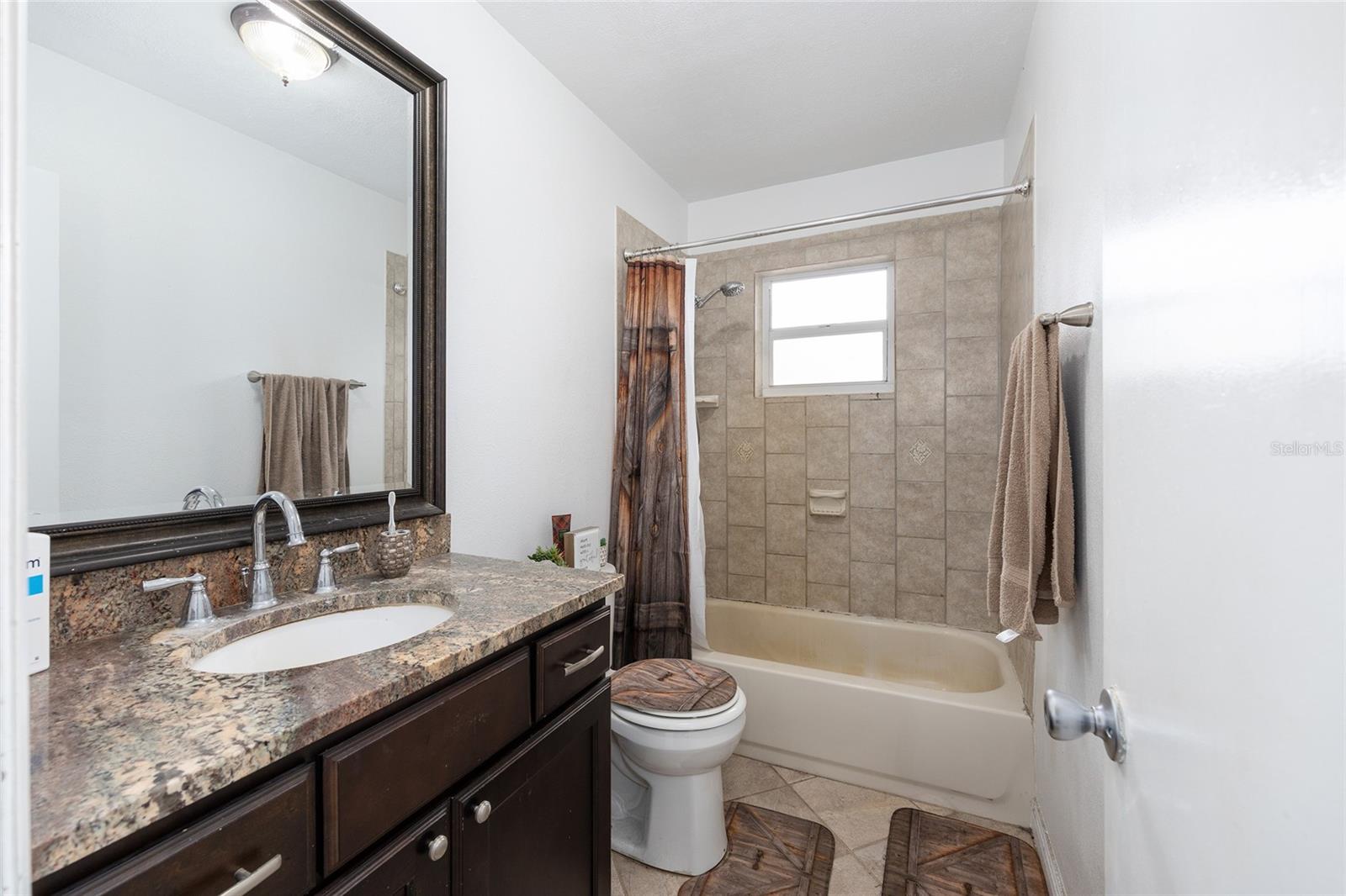 Image 15 of 38 For 822 Honey Way