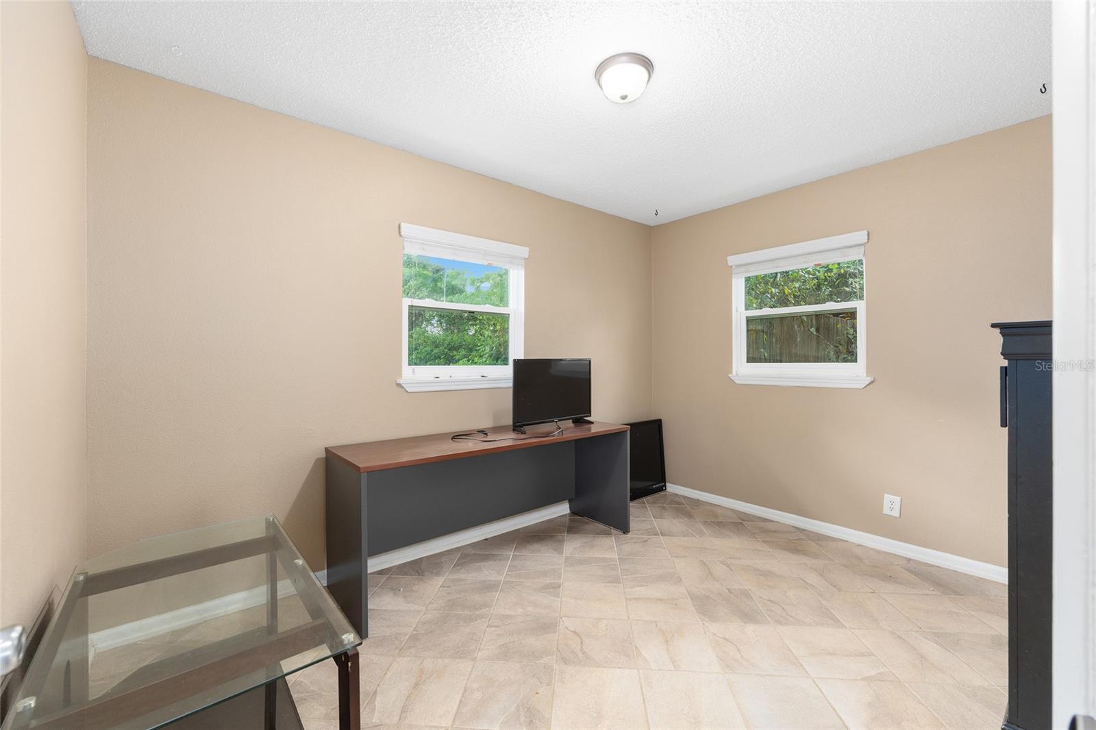 Image 16 of 38 For 822 Honey Way