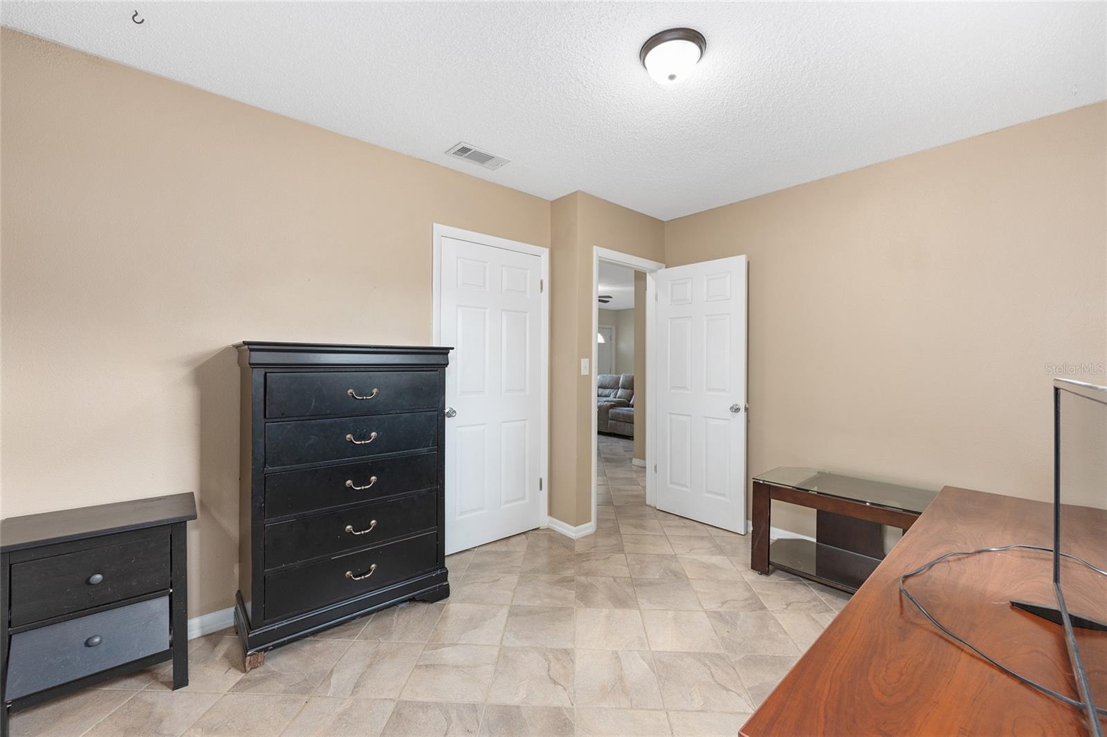 Image 17 of 38 For 822 Honey Way