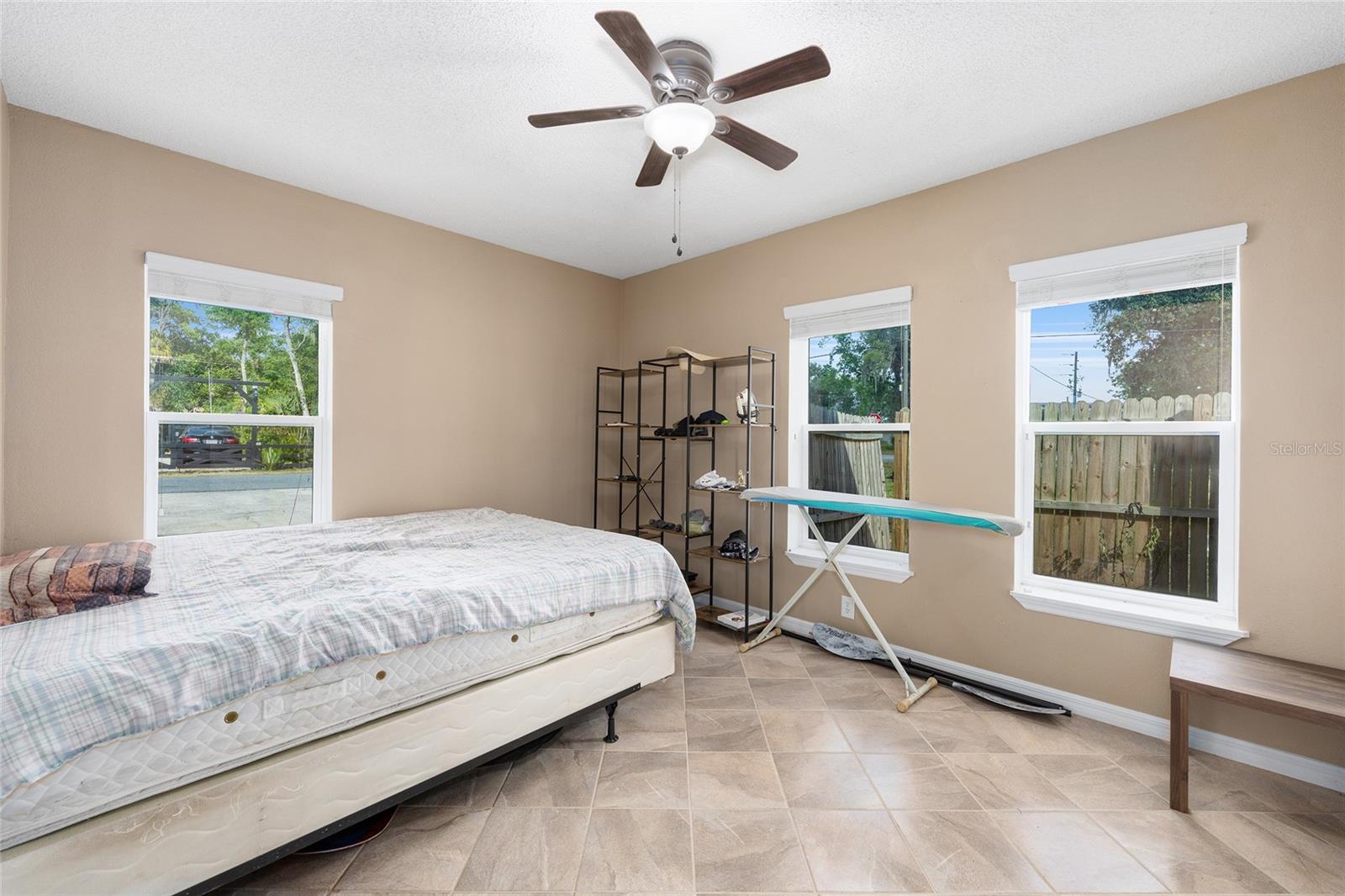 Image 19 of 38 For 822 Honey Way