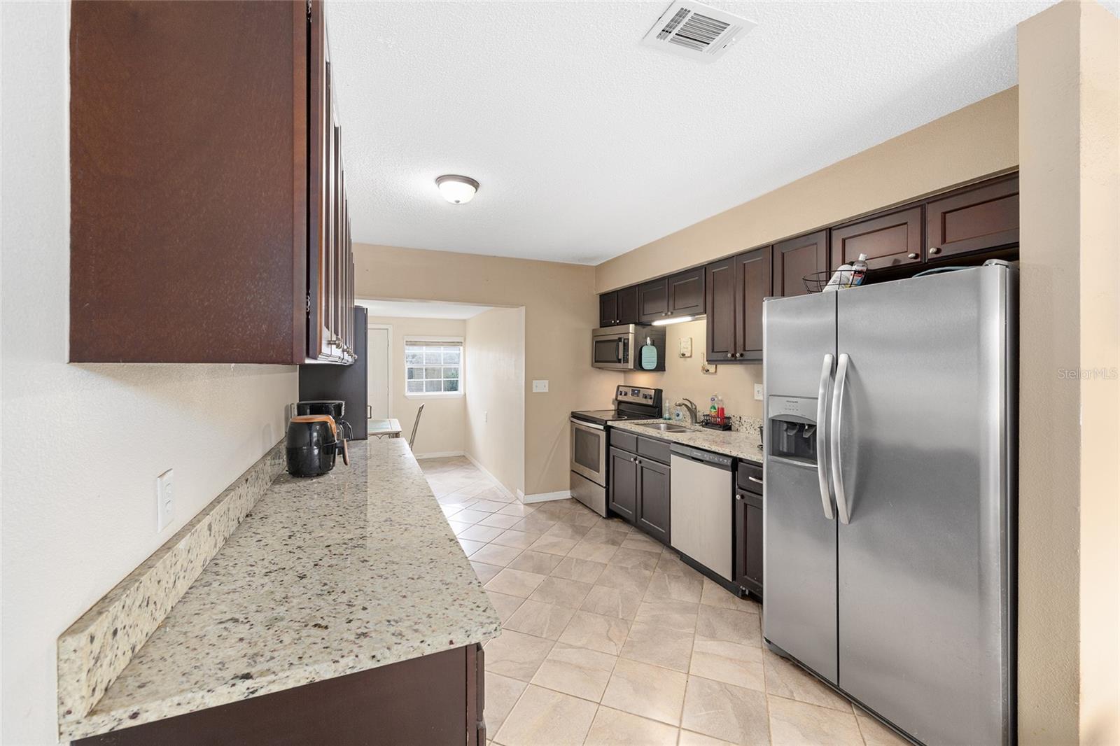 Image 9 of 38 For 822 Honey Way