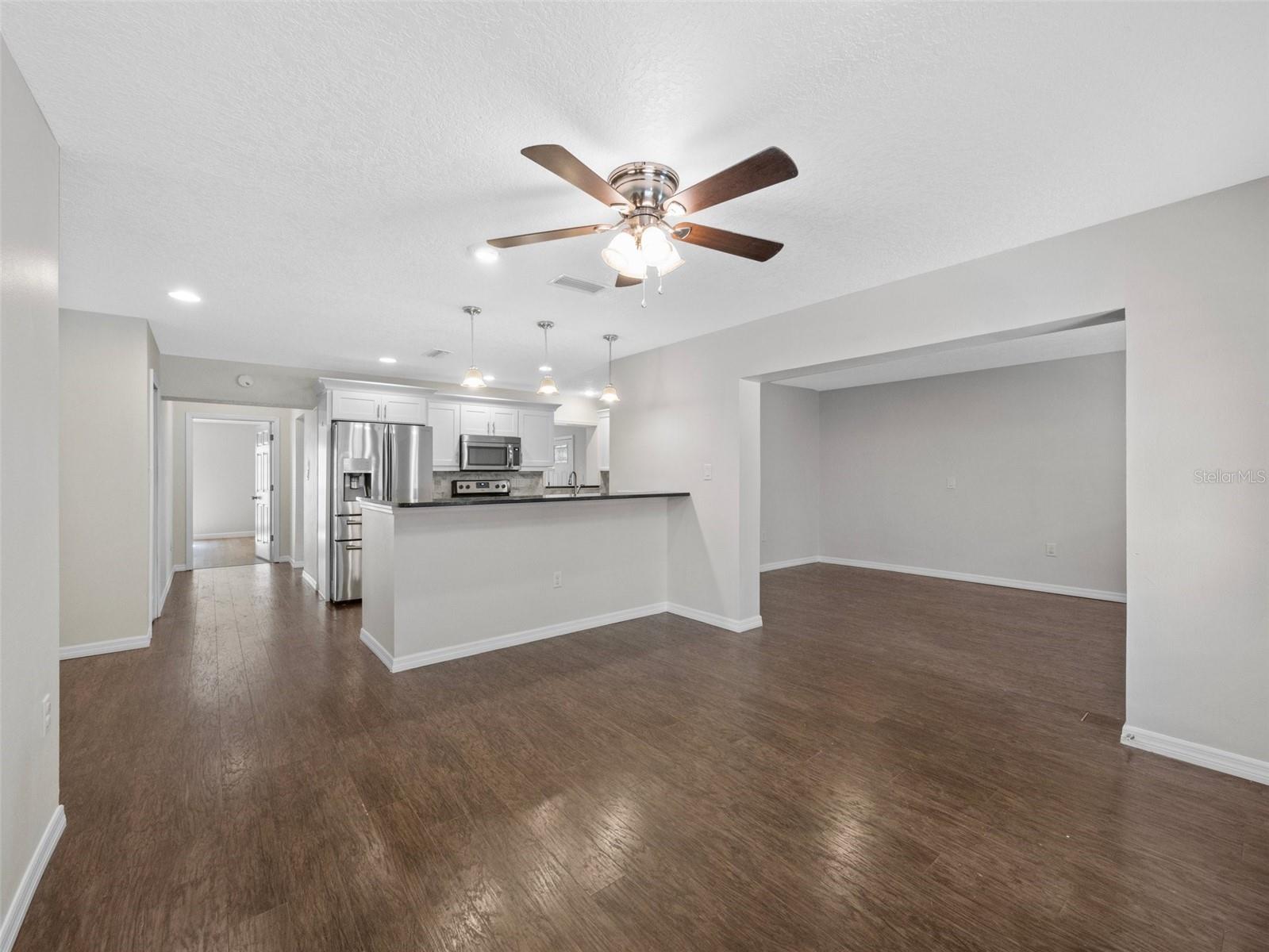 Image 11 of 28 For 521 Clayton Street