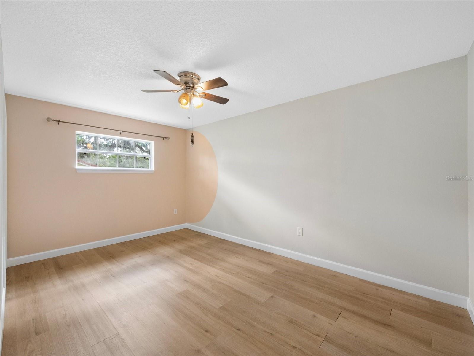 Image 16 of 28 For 521 Clayton Street