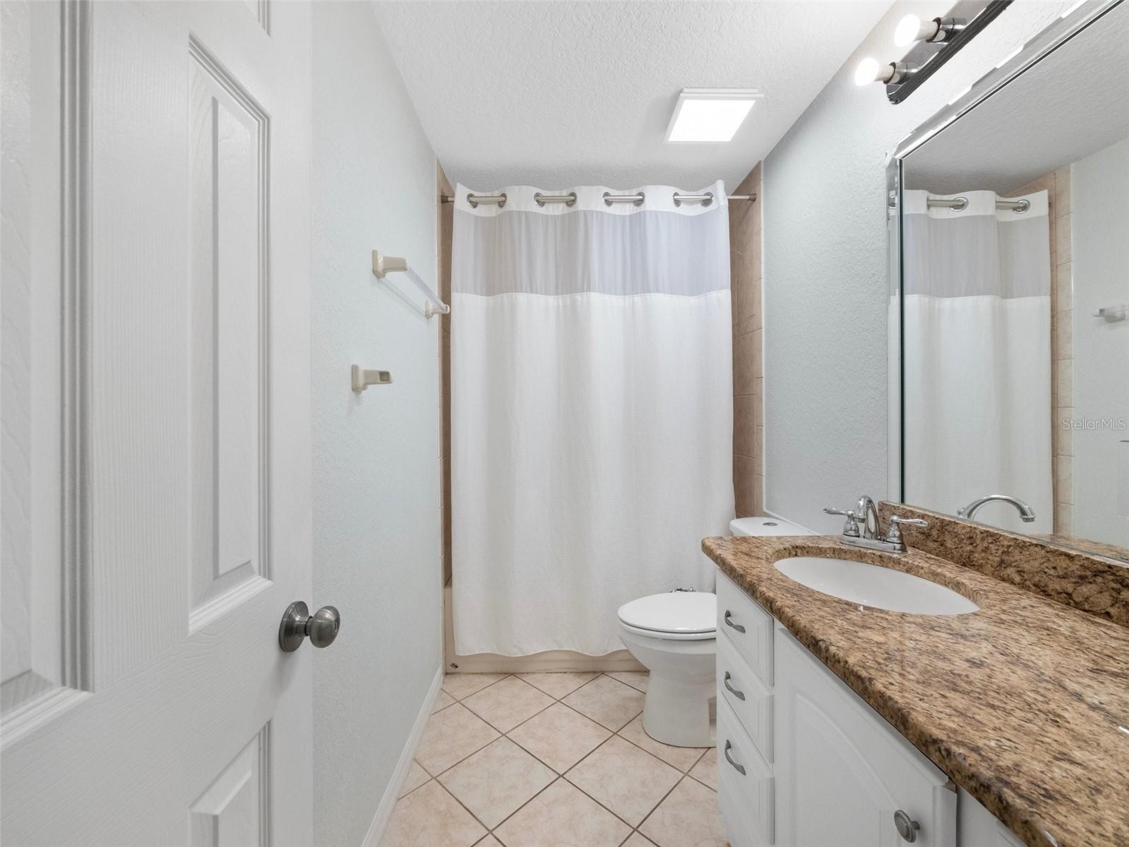 Image 17 of 28 For 521 Clayton Street