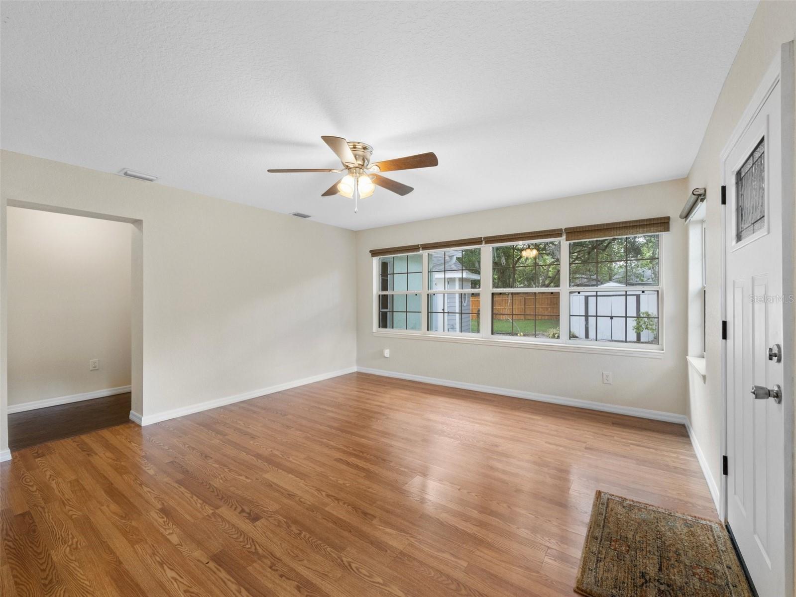 Image 18 of 28 For 521 Clayton Street